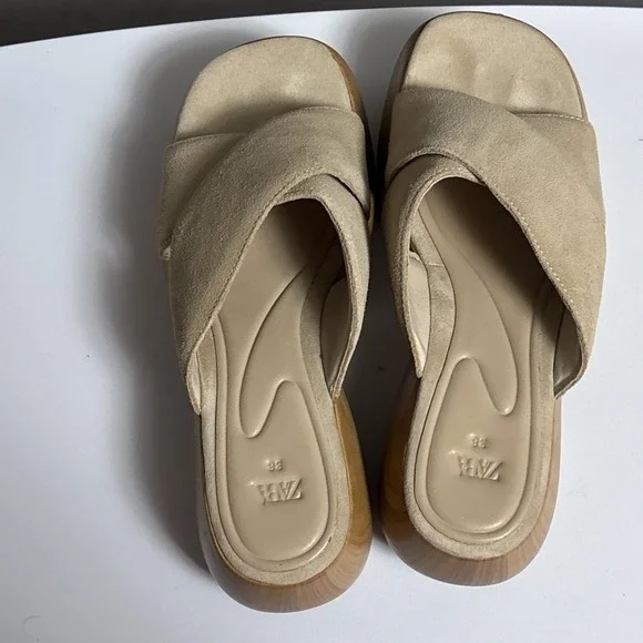 Zara Sandals 38 Beige Sand Nude Suede Platform Clog Shoes Faux Wood Chunky Heels - Picture 6 of 14